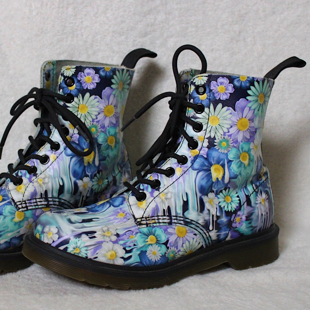 HP🖤 RARE Dr. Martens IN-BOX